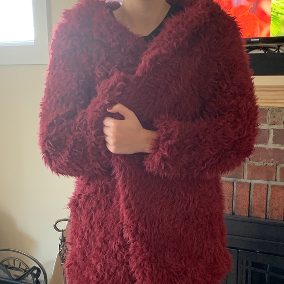 ❌Sold ❌red llama faux fur coat - Picture 4 of 4